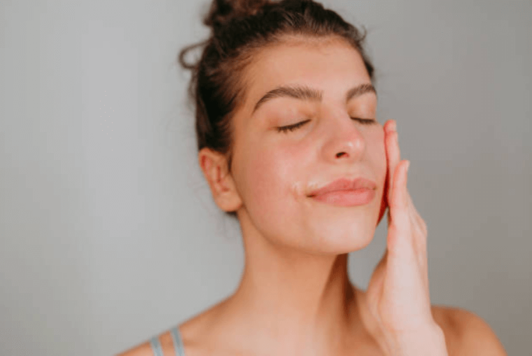 What You Need to Know About Oily Skin and Its Effects on Aging